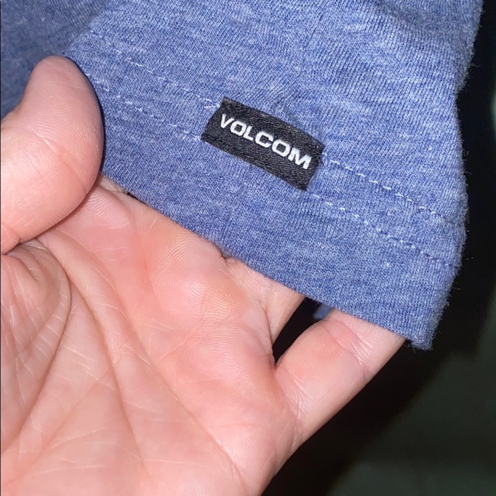 Volcom Tee Size Small - image 3